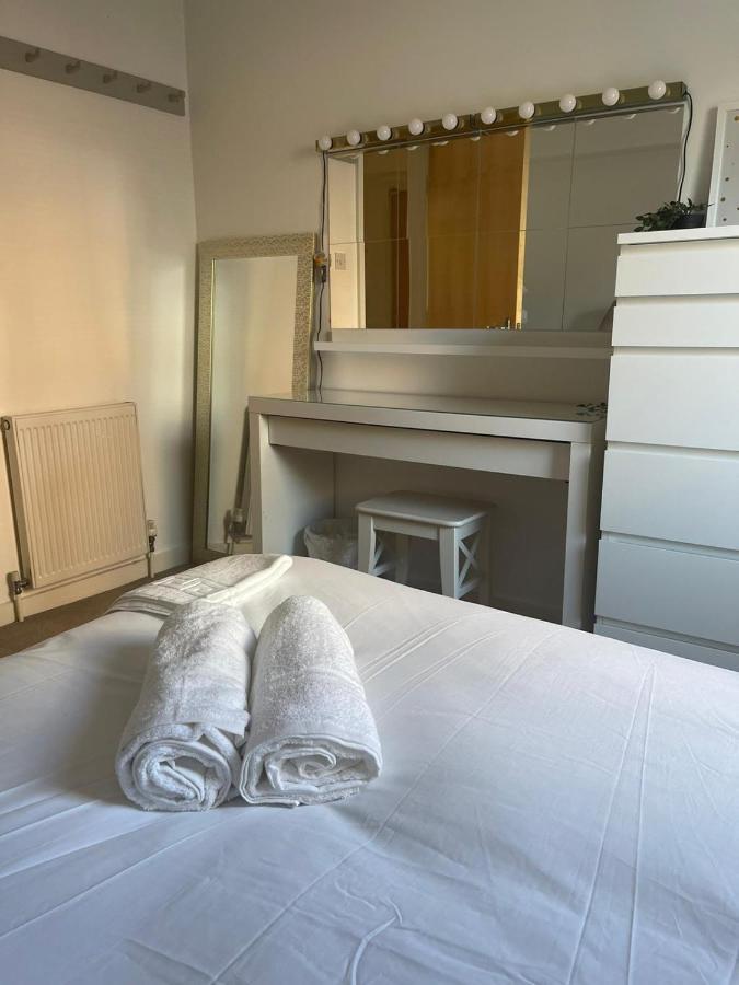 Pass The Keys Lovely 2Bedroom Flat With Balcony Edimburgo Exterior foto