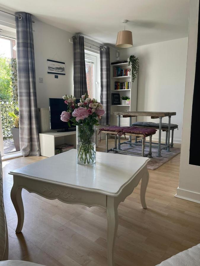 Pass The Keys Lovely 2Bedroom Flat With Balcony Edimburgo Exterior foto